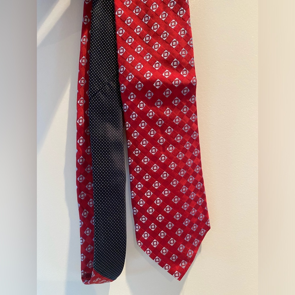 Tommy Hilfiger silk necktie - red patterned